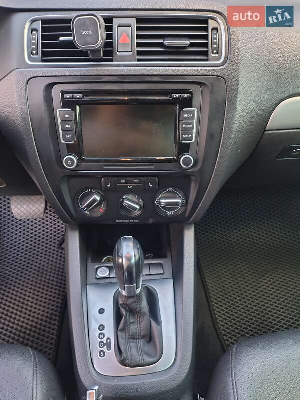 Седан Volkswagen Jetta 2013 в Киеве