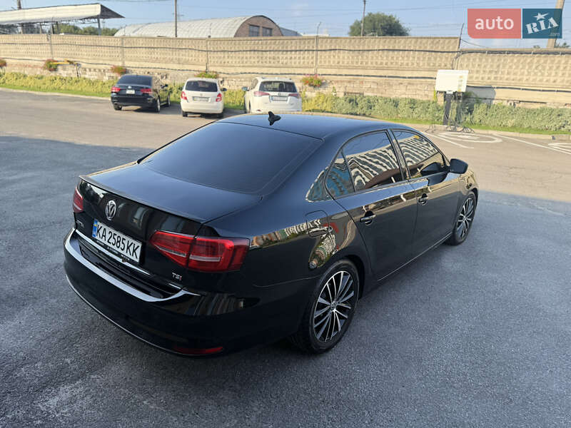 Седан Volkswagen Jetta 2015 в Днепре