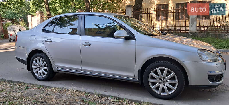 Седан Volkswagen Jetta 2008 в Желтых Водах