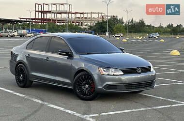 Седан Volkswagen Jetta 2012 в 