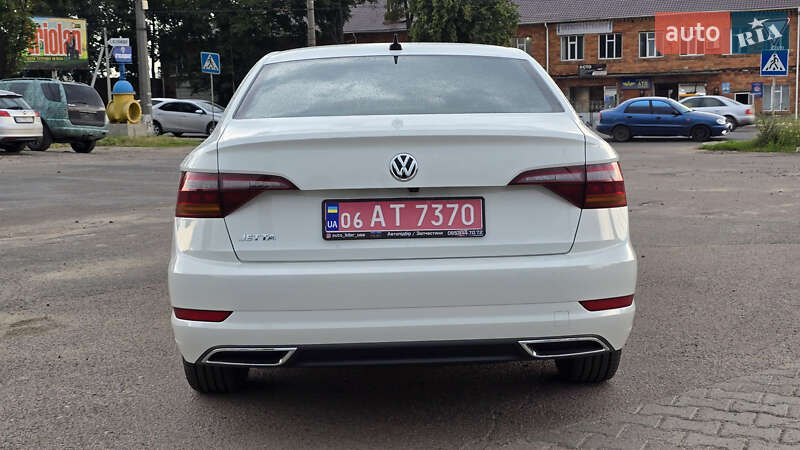 Седан Volkswagen Jetta 2019 в Сумах