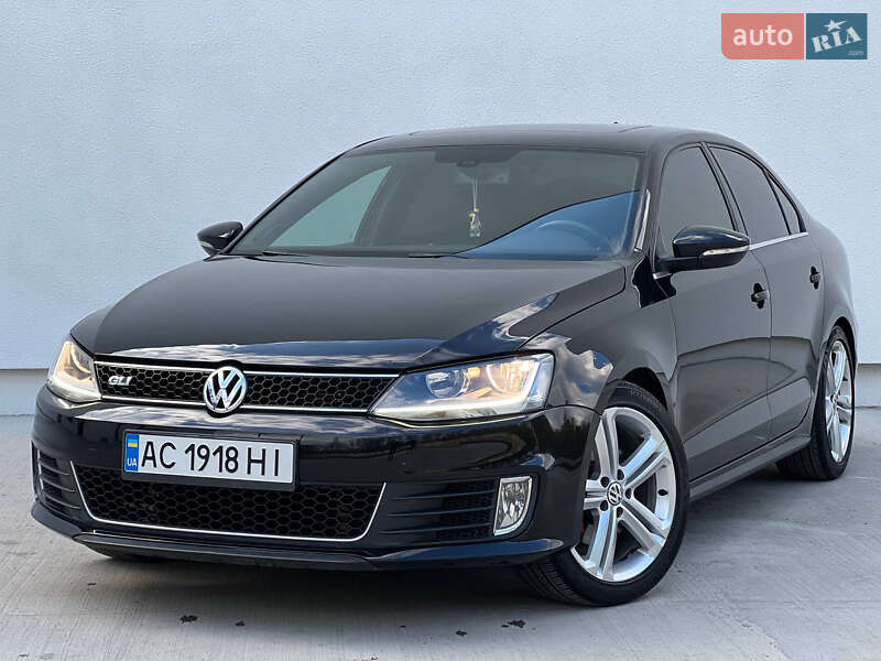 Седан Volkswagen Jetta 2015 в Тернополе
