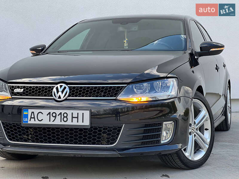 Седан Volkswagen Jetta 2015 в Тернополе