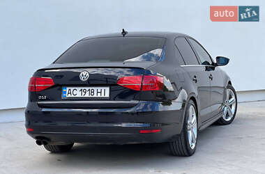 Седан Volkswagen Jetta 2015 в 