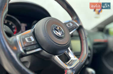 Седан Volkswagen Jetta 2015 в 