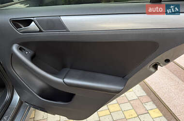 Седан Volkswagen Jetta 2015 в 