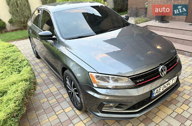 Седан Volkswagen Jetta 2015 в 