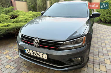 Седан Volkswagen Jetta 2015 в 