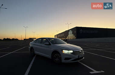 Седан Volkswagen Jetta 2020 в 