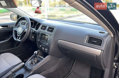 Седан Volkswagen Jetta 2017 в 