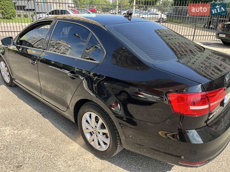 Седан Volkswagen Jetta 2015 в Черкассах