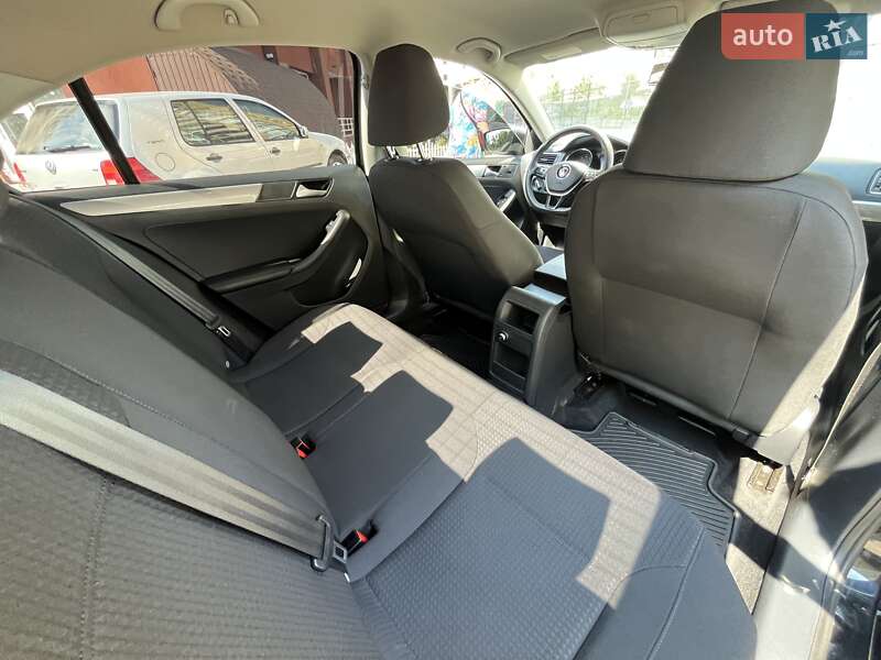 Седан Volkswagen Jetta 2015 в Черкассах