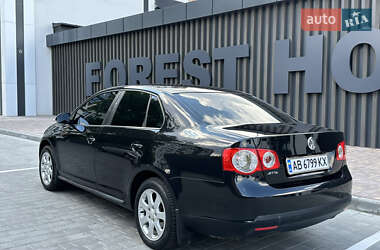 Седан Volkswagen Jetta 2006 в 