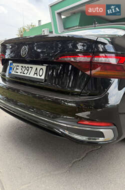 Седан Volkswagen Jetta 2023 в 