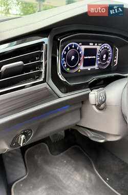 Седан Volkswagen Jetta 2023 в 