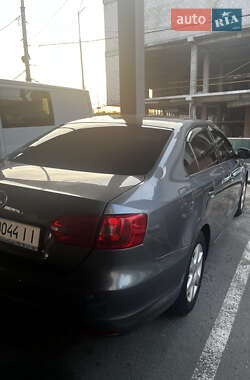 Седан Volkswagen Jetta 2012 в 