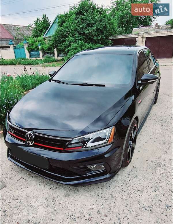 Седан Volkswagen Jetta 2016 в Киеве
