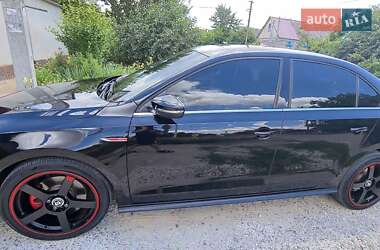 Седан Volkswagen Jetta 2016 в 