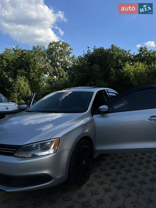 Седан Volkswagen Jetta 2010 в Борисполі