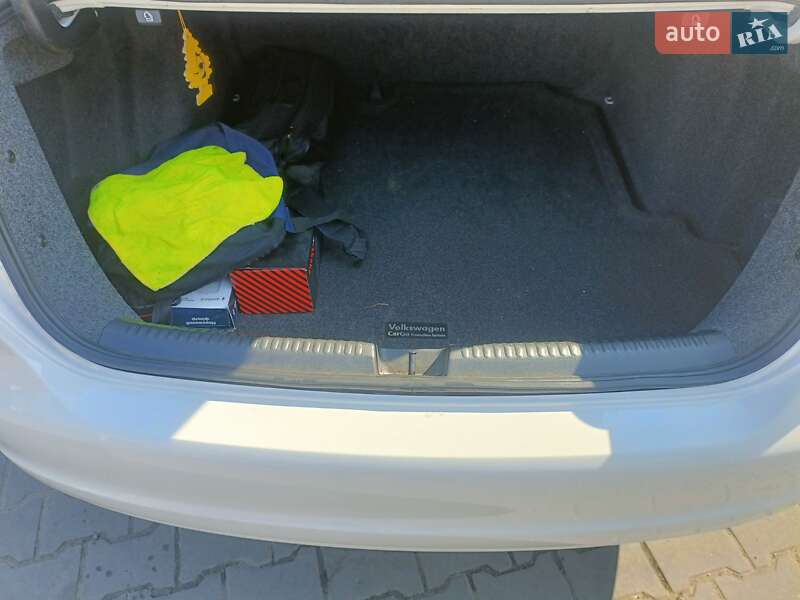 Седан Volkswagen Jetta 2012 в Василькове