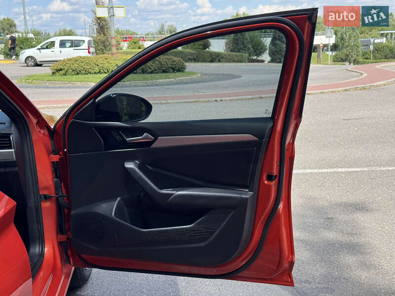 Седан Volkswagen Jetta 2018 в Киеве