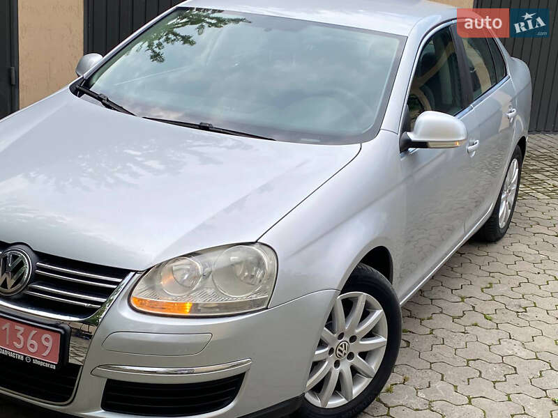 Седан Volkswagen Jetta 2007 в Самборе