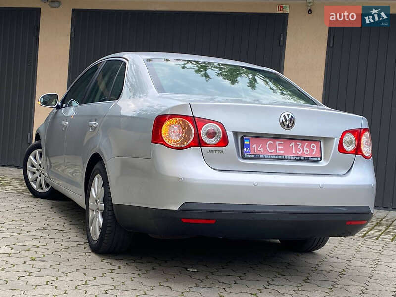 Седан Volkswagen Jetta 2007 в Самборе