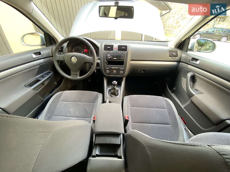 Седан Volkswagen Jetta 2007 в Самборе