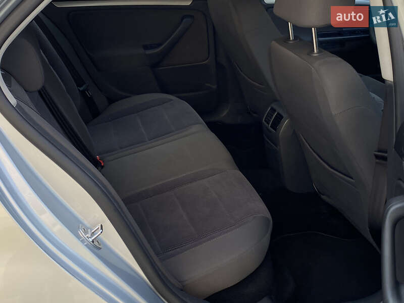 Седан Volkswagen Jetta 2007 в Самборе