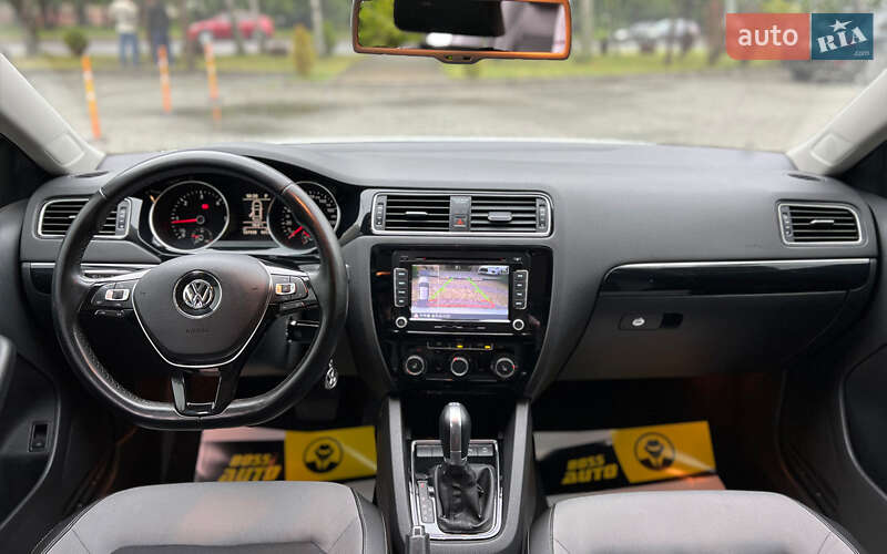 Седан Volkswagen Jetta 2014 в Львове