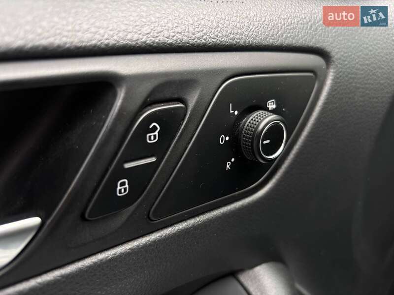 Седан Volkswagen Jetta 2016 в Киеве