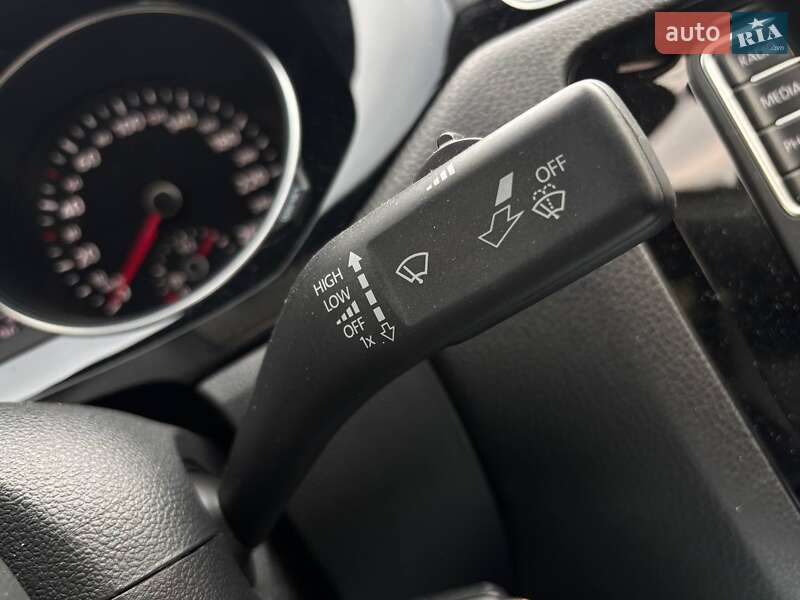 Седан Volkswagen Jetta 2016 в Киеве