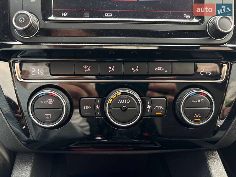 Седан Volkswagen Jetta 2016 в Киеве
