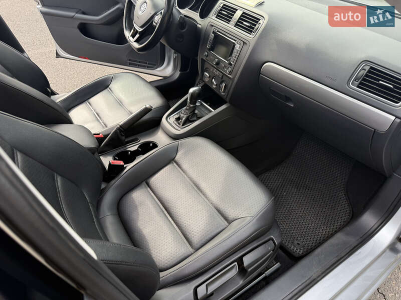 Седан Volkswagen Jetta 2015 в Одессе