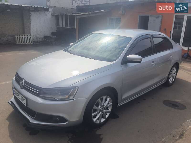 Седан Volkswagen Jetta 2012 в Великодолинському