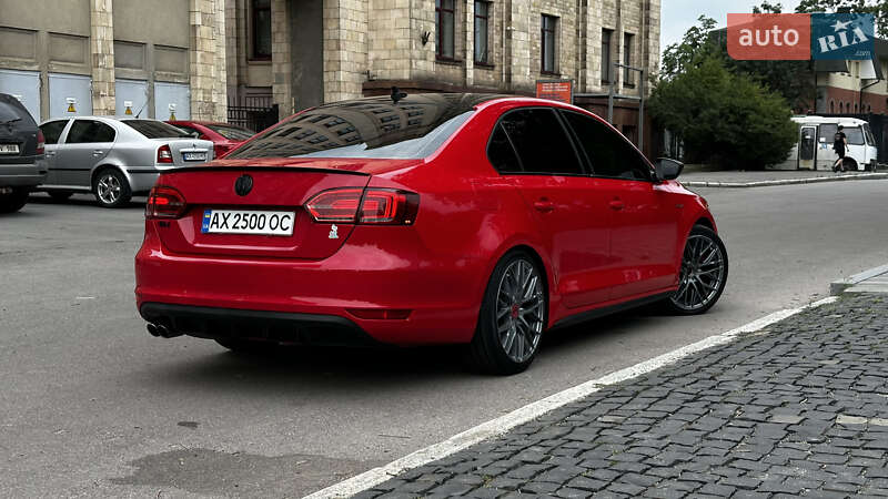 Седан Volkswagen Jetta 2013 в Харькове