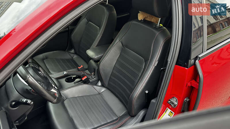 Седан Volkswagen Jetta 2013 в Харькове