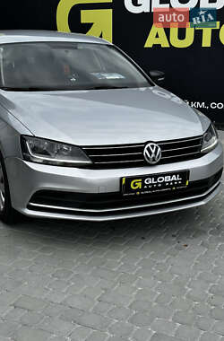 Седан Volkswagen Jetta 2015 в 