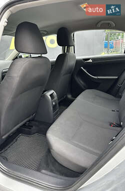 Седан Volkswagen Jetta 2015 в 
