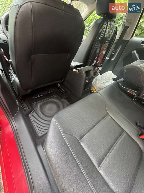 Седан Volkswagen Jetta 2013 в Ирпене