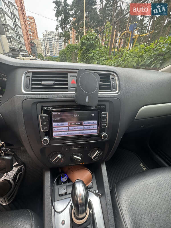 Седан Volkswagen Jetta 2013 в Ирпене