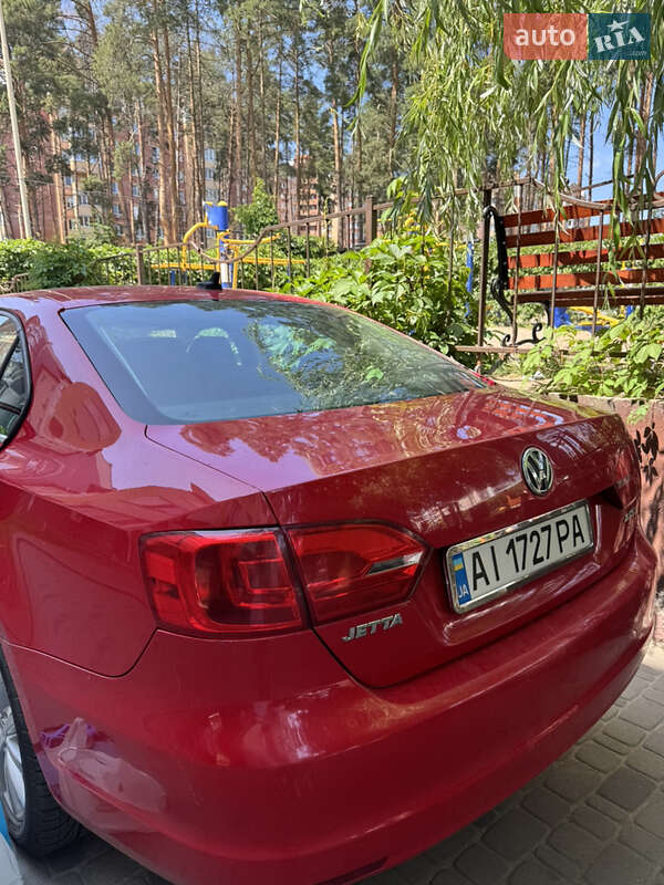 Седан Volkswagen Jetta 2013 в Ирпене