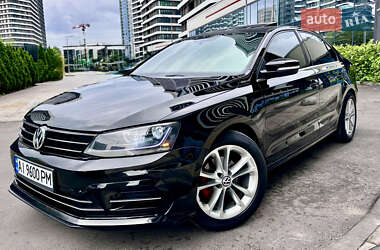 Седан Volkswagen Jetta 2015 в Києві