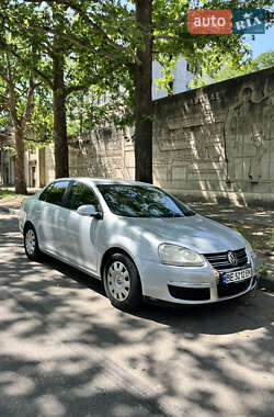Седан Volkswagen Jetta 2006 в Миколаєві