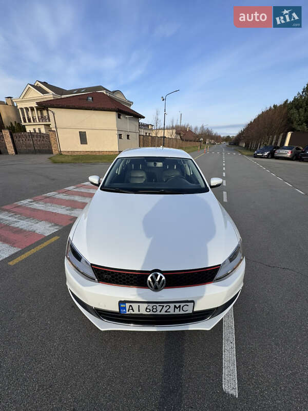 Седан Volkswagen Jetta 2014 в 