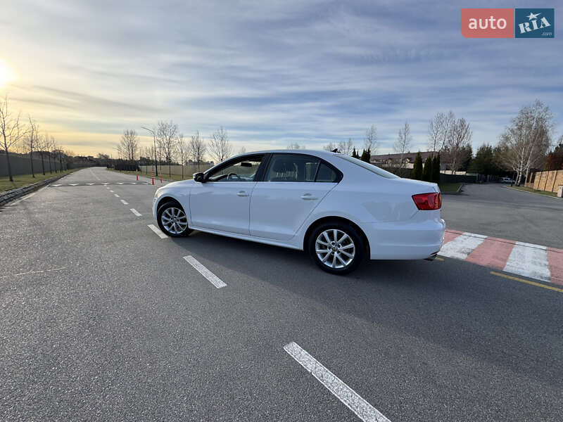 Седан Volkswagen Jetta 2014 в Киеве
