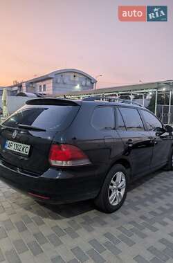Седан Volkswagen Jetta 2012 в 