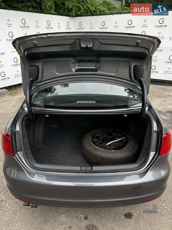 Седан Volkswagen Jetta 2013 в Киеве