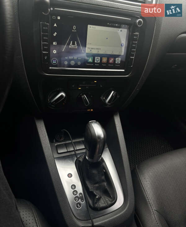 Седан Volkswagen Jetta 2011 в Києві