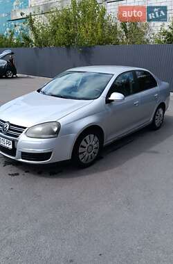 Седан Volkswagen Jetta 2006 в Днепре